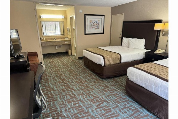 OYO Hotel Harriman image 22