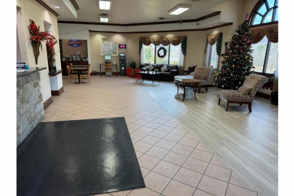 OYO Hotel Harriman image 8